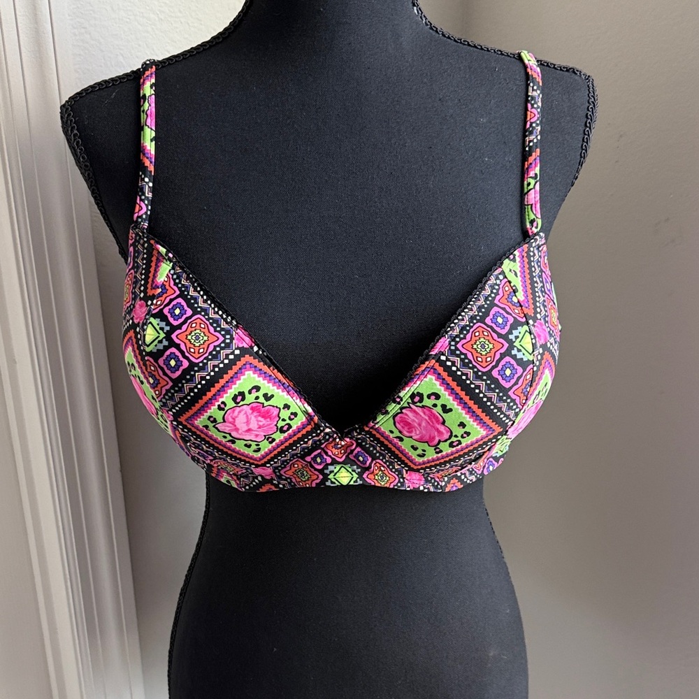 Bathing Suit / Swim Top with support 
Colorful Patterned 
By Betsy Johnson